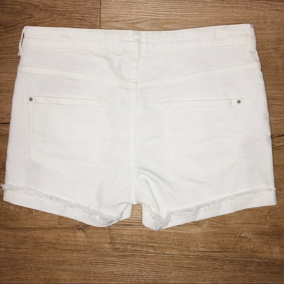 Boho Embroidered High Rise Boyfriend Shorts SZ 8 - Picture 3 of 6